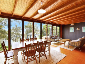 Wangi Waterfront HIdeaway